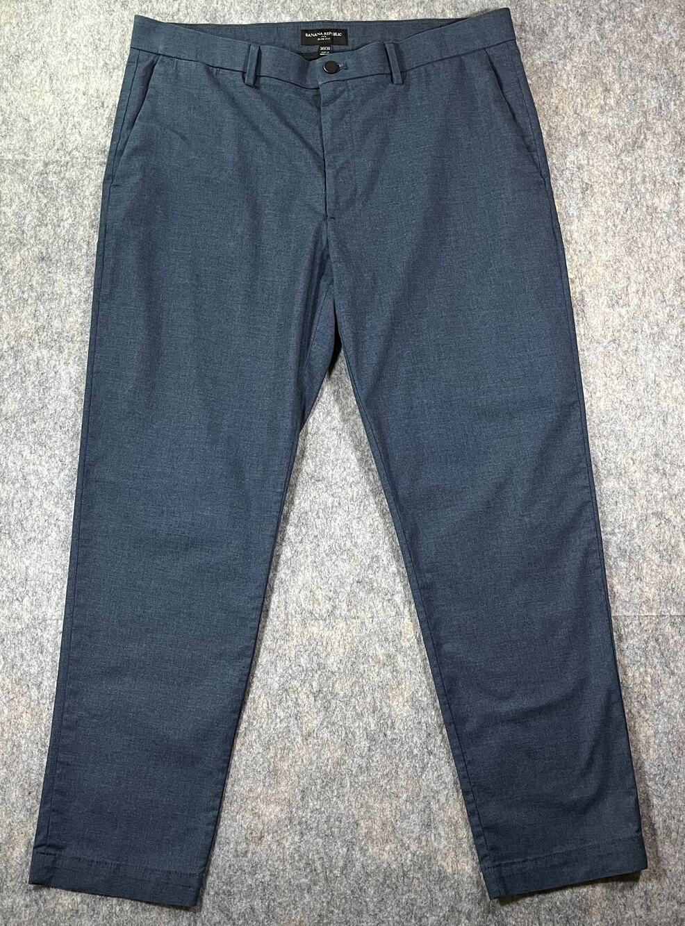 Banana Republic Core Temp Chino Pants / Men 36x30 / Slim Blue Preppy